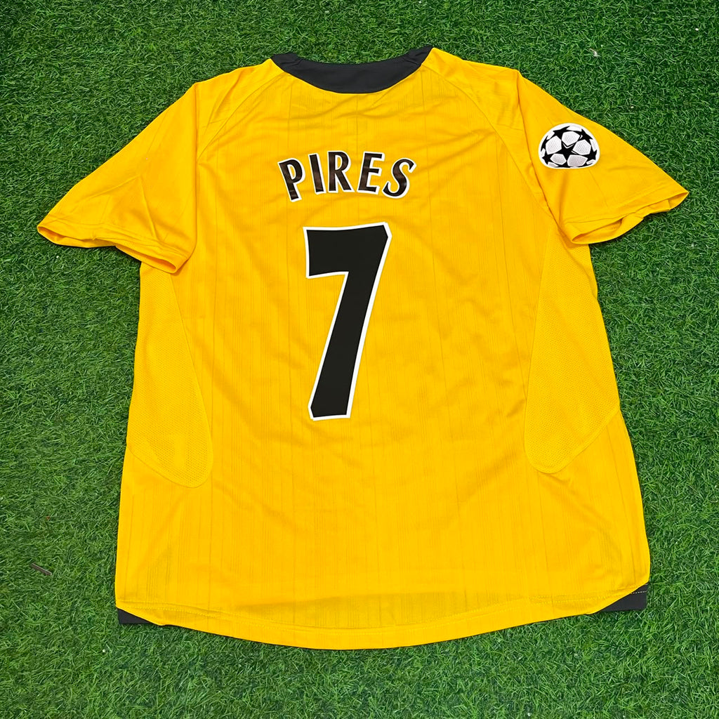 2005/06 Robert Pires 7 - Arsenal Yellow Retro Football Jersey – Back View