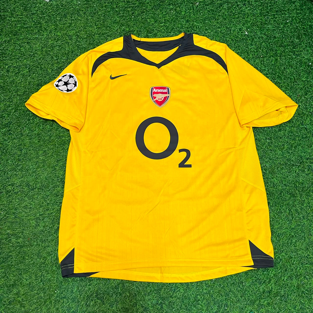 2005/06 Robert Pires 7 - Arsenal Yellow Retro Football Jersey – Front View