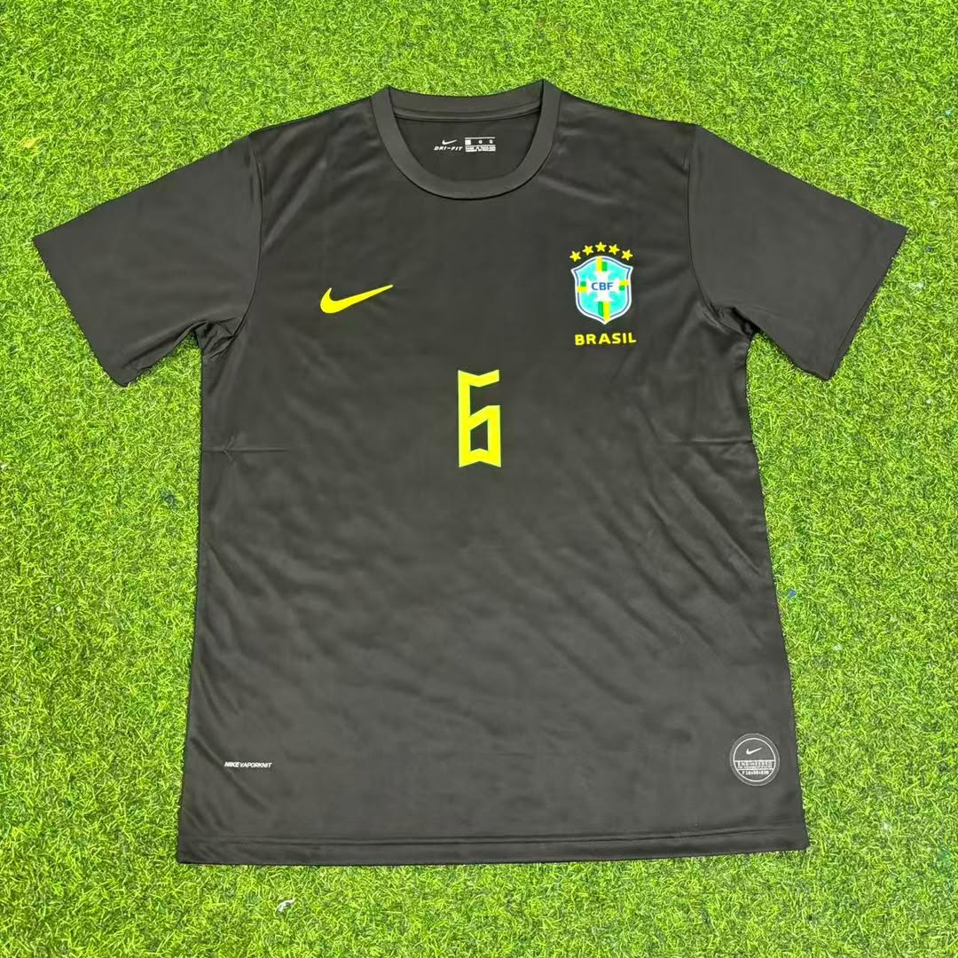 Brazil Black Retro Football Jersey – Roberto Carlos – Front View