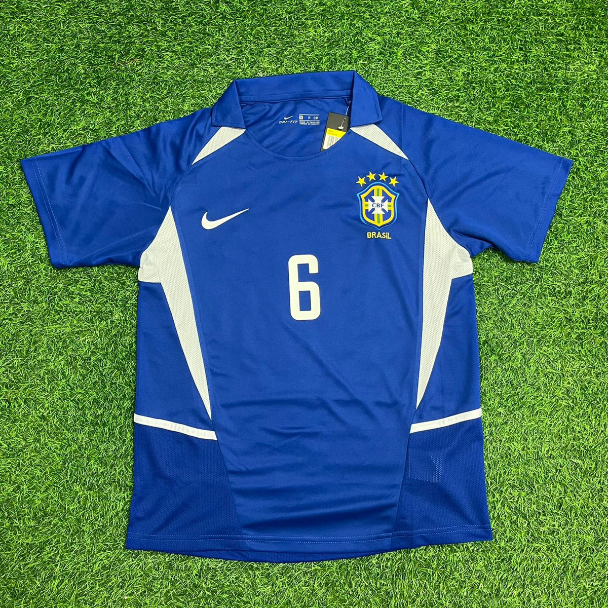 Roberto Carlos Brazil 2002 World Cup Retro Football Jersey – Front View