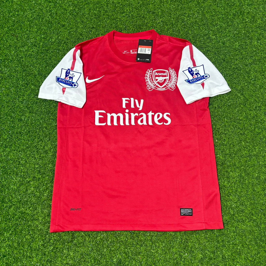 Arsenal 2010-2011 Retro Kit Jersey – Robin van Persie – Front View