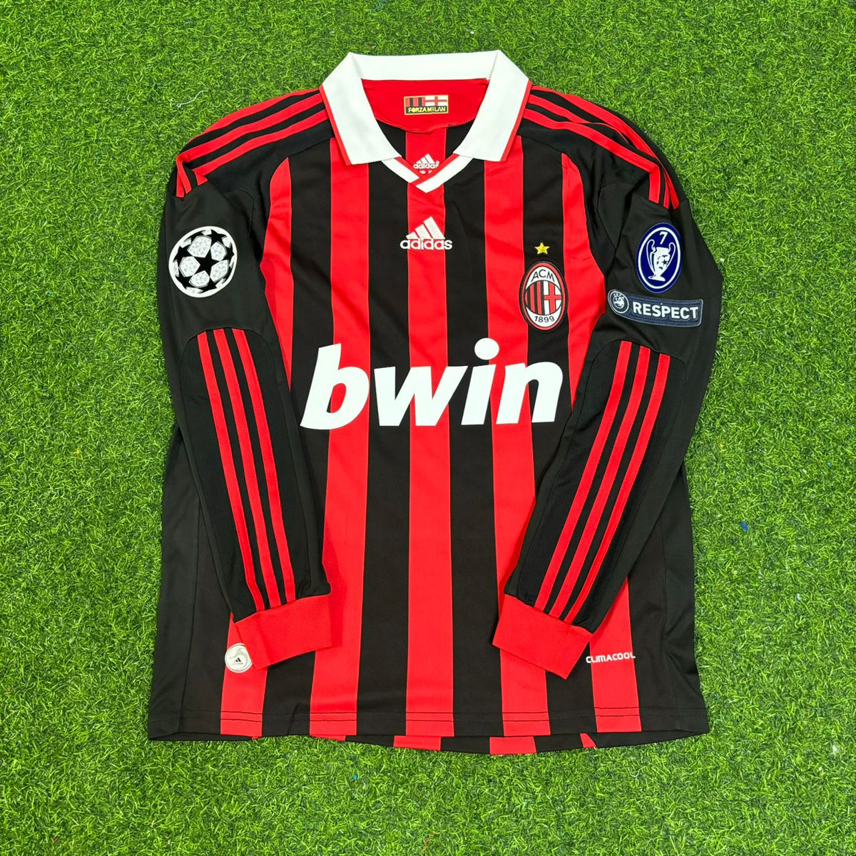 Milan 2009-2011 Long Sleeve Retro Football Jersey – Robinho – Front View