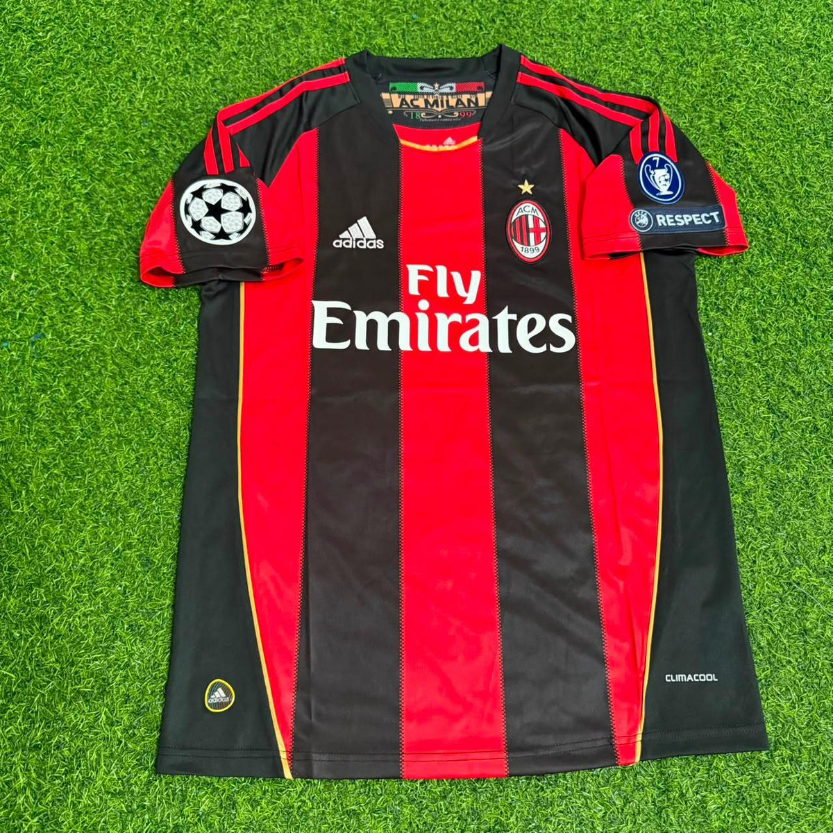 Milan 2010/2011 Home Retro Jersey – Robinho 70- – Front View