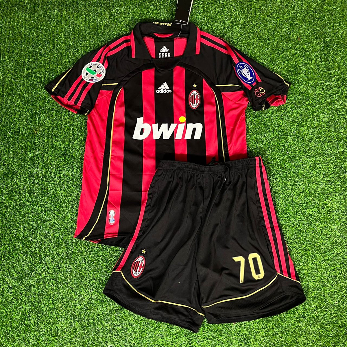 2007 Robinho 70 AC Milan Retro Kids Kit Set Kindertrui – Front View