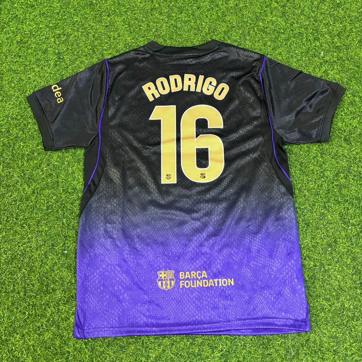 Rodri #16 Barcelona 2027 New Season Away Kids Jersey – Detailed View