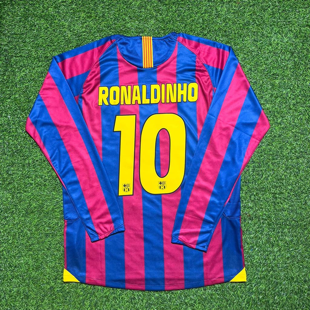 2005/06 Ronaldinho #10 Barcelona Long Sleeve Retro Football Jersey – Back View