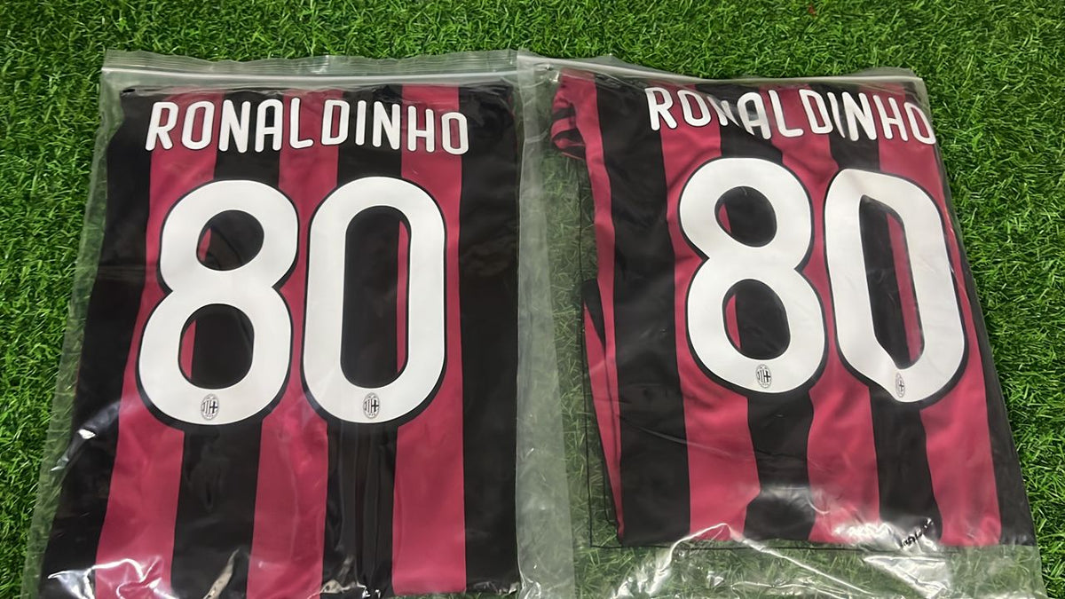 2009/10 Ronaldinho #10 AC Milan Retro Football Jersey – Detailed View