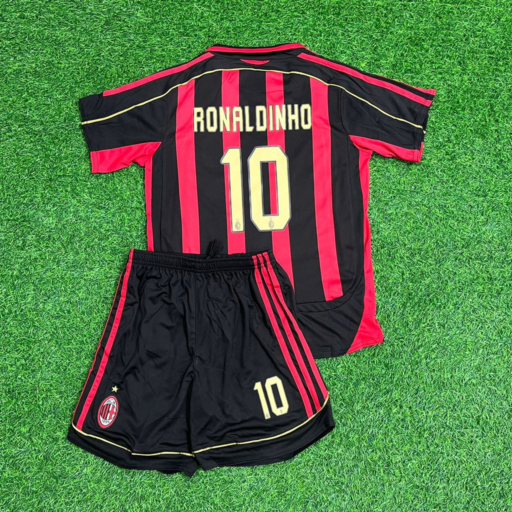 Ronaldinho Gaucho #10 Milan Retro Kids Kit Set Kindertrikot Enfant Kindertrui – Back View