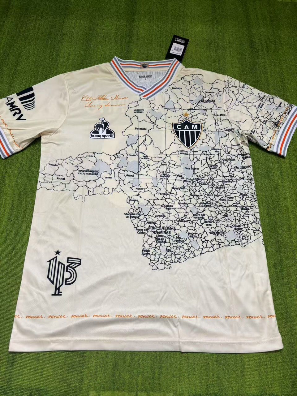 Ronaldinho Guacho Atletico Mineiro 2021 2022 Season Retro Jersey – Front View
