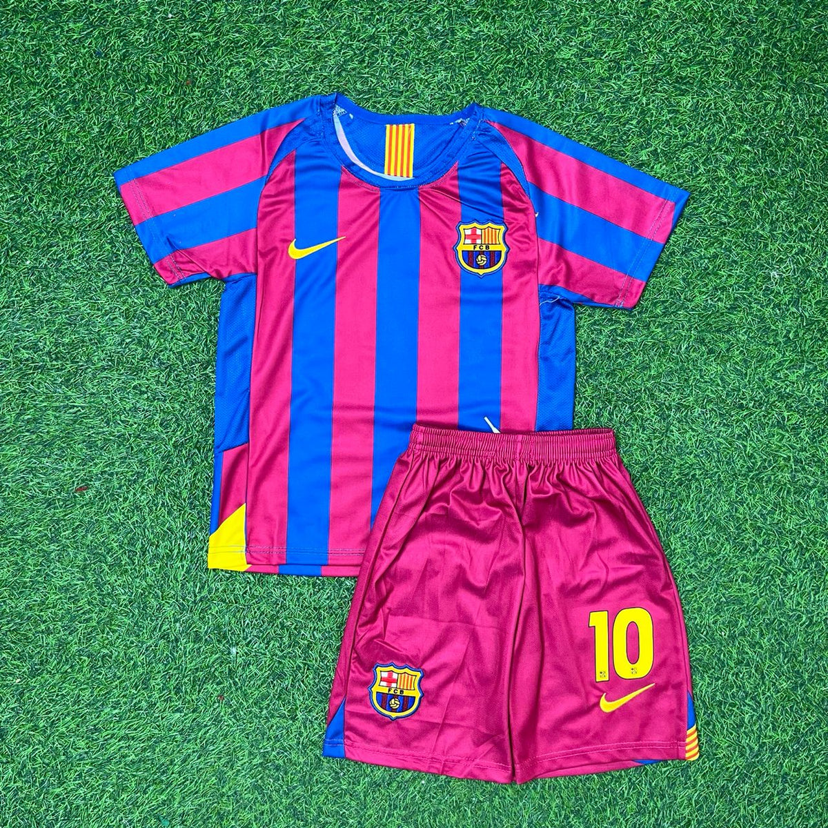 Ronaldinho Gaucho Barcelona 05/06 Home Kids Kit Football Jersey for Children – Front View