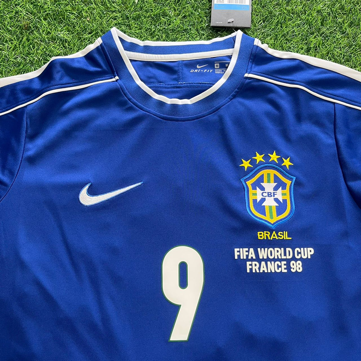 Ronaldo Nazario El Fenomeno Brazil 1998 World Cup Retro Jersey – Detailed View
