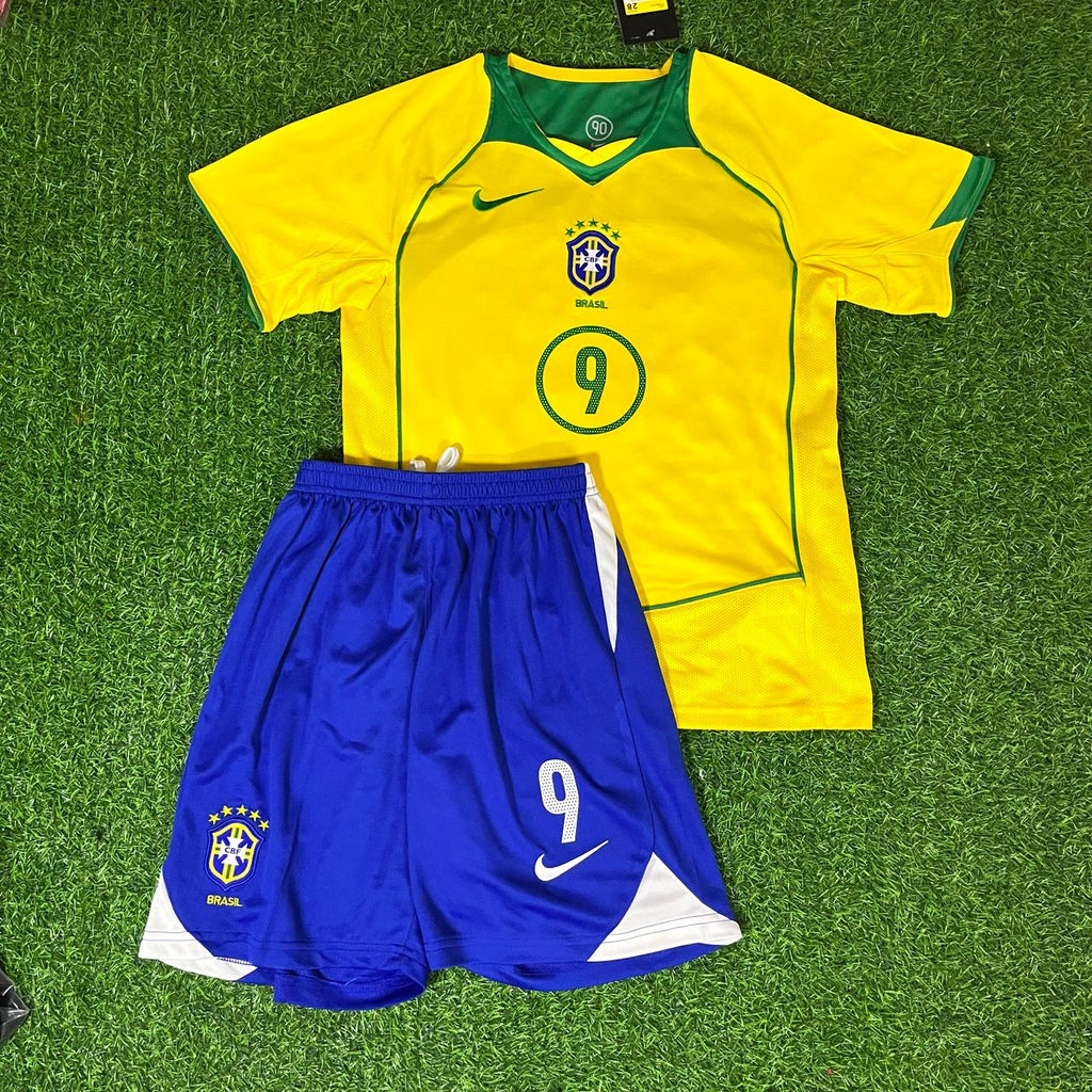 2004/06 Adriano Brazil Retro Kids kit – Front View