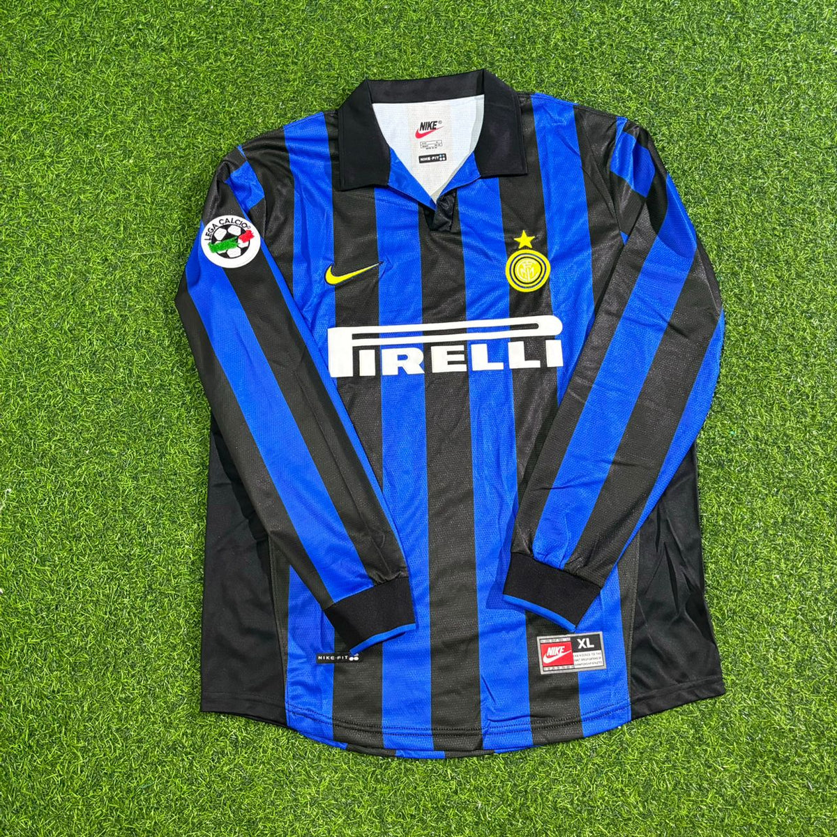 Samuel Eto'o - Inter Retro Jersey – Front View