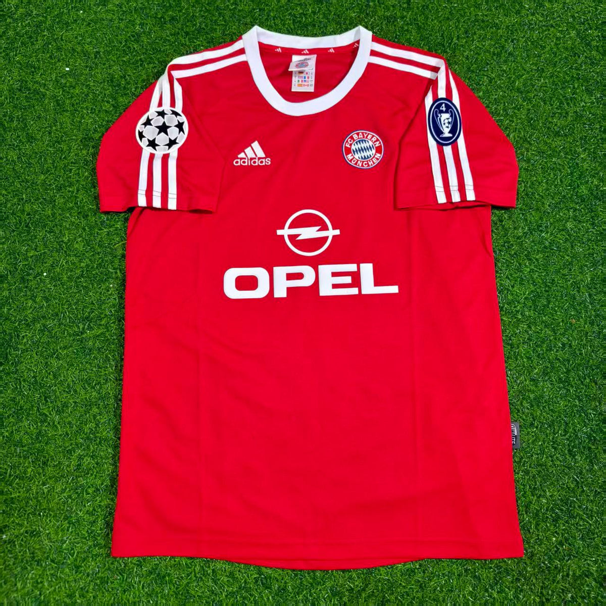 Roque Santa Cruz FC Bayern Munich 2000-2001 Retro Jersey | Kit | – Front View