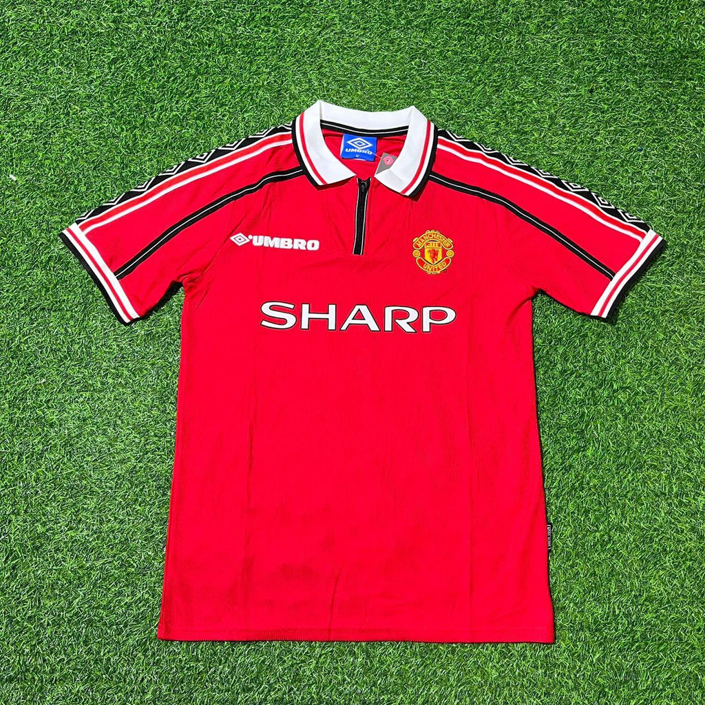 Manchester United 1999 Red Retro Football Jersey – Roy Keane – Front View