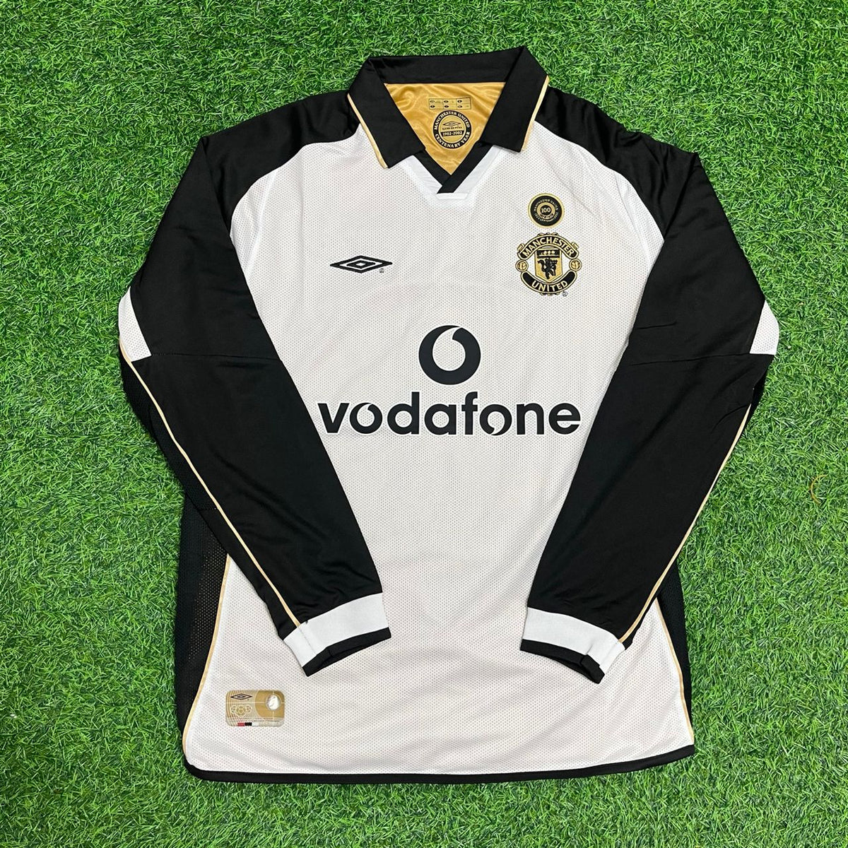 2001/02 Roy Keane Manchester United Retro Reversible Football Jersey Collection – Front View