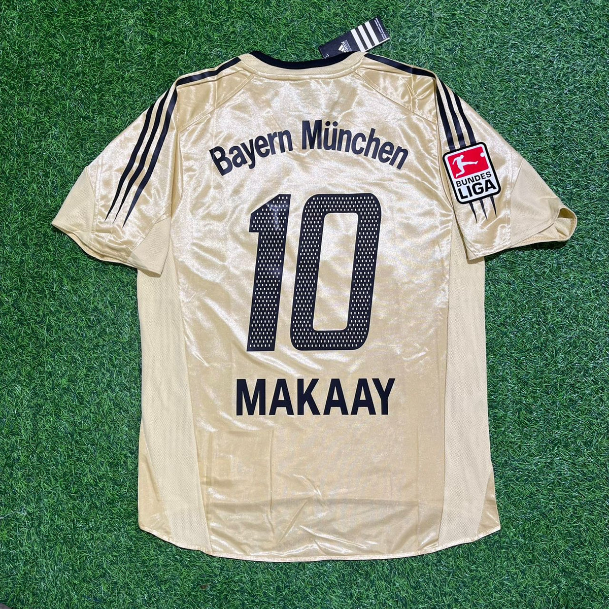 Roy Makaay Bayern Munich Retro Golden 2004/05 Jersey – Back View