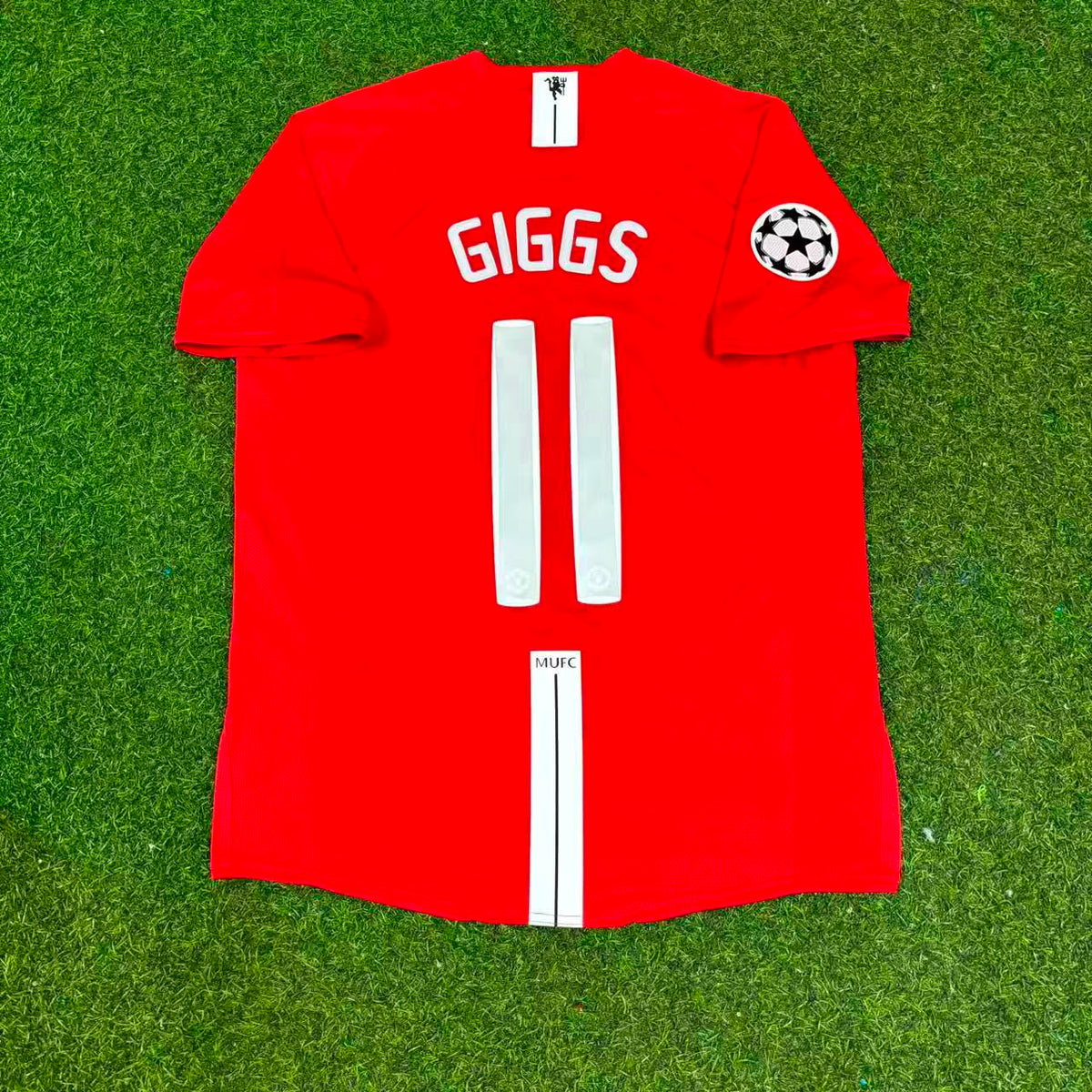 Ryan Giggs Manchester United Champions League Final Moscow 2008 Retro Red Football Shirt – Back View