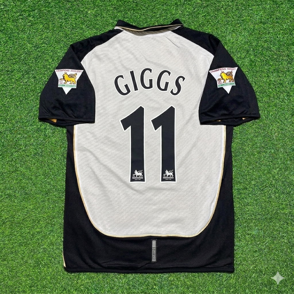 Manchester United 2001-2002 Reversible Retro Jersey – Ryan Giggs #11 – Back View