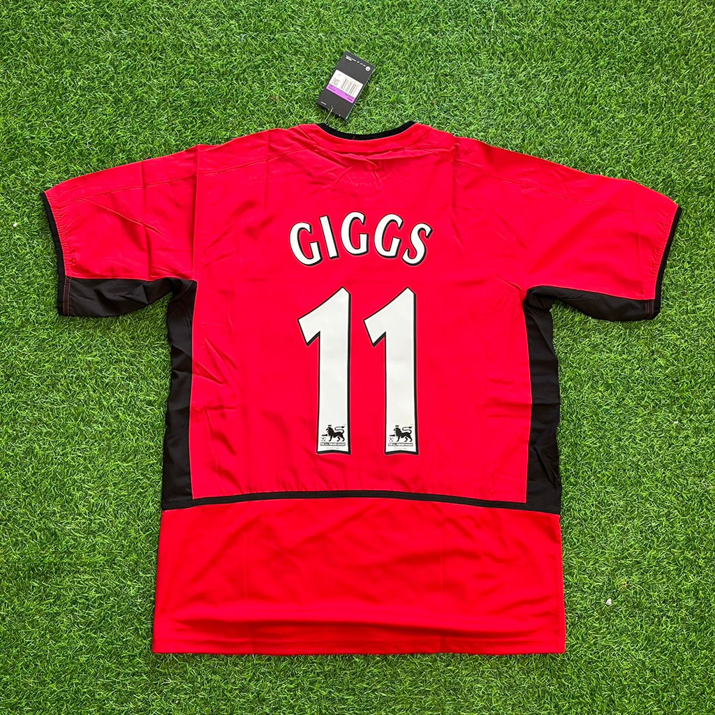 2002/04 Ryan Giggs Manchester United Red Retro Football Jersey – Back View