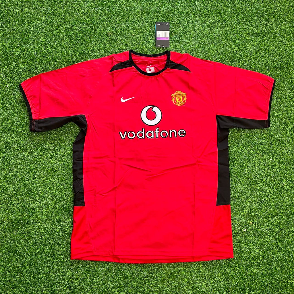 2002/04 Ryan Giggs Manchester United Red Retro Football Jersey – Front View