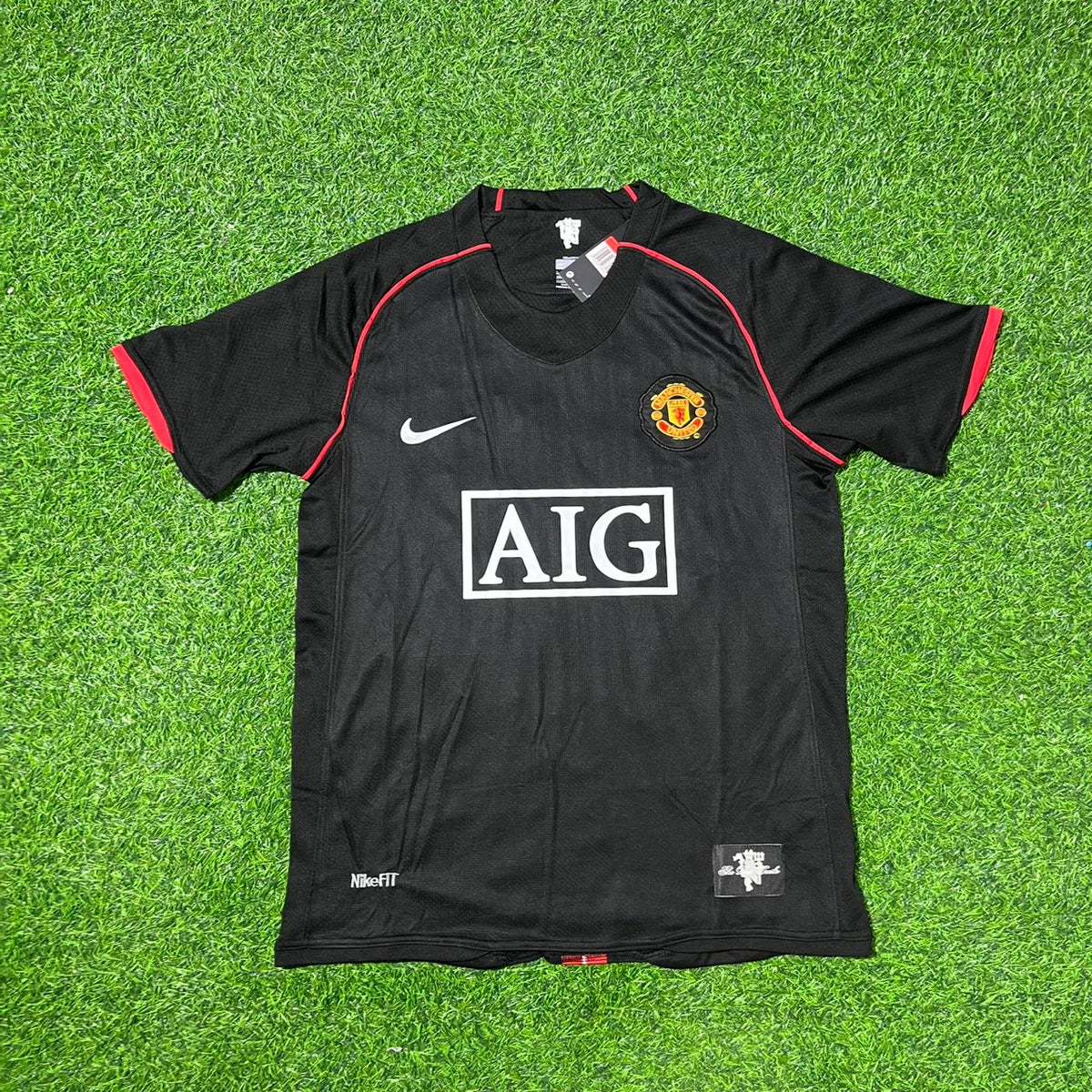 Ryan Giggs Manchester United 2007-2008 Black Retro Jersey – Front View