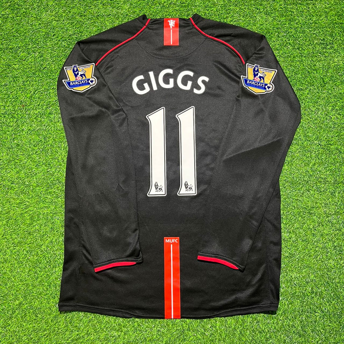 Ryan Giggs 2007-2008 Manchester United Black Retro Jersey – Back View