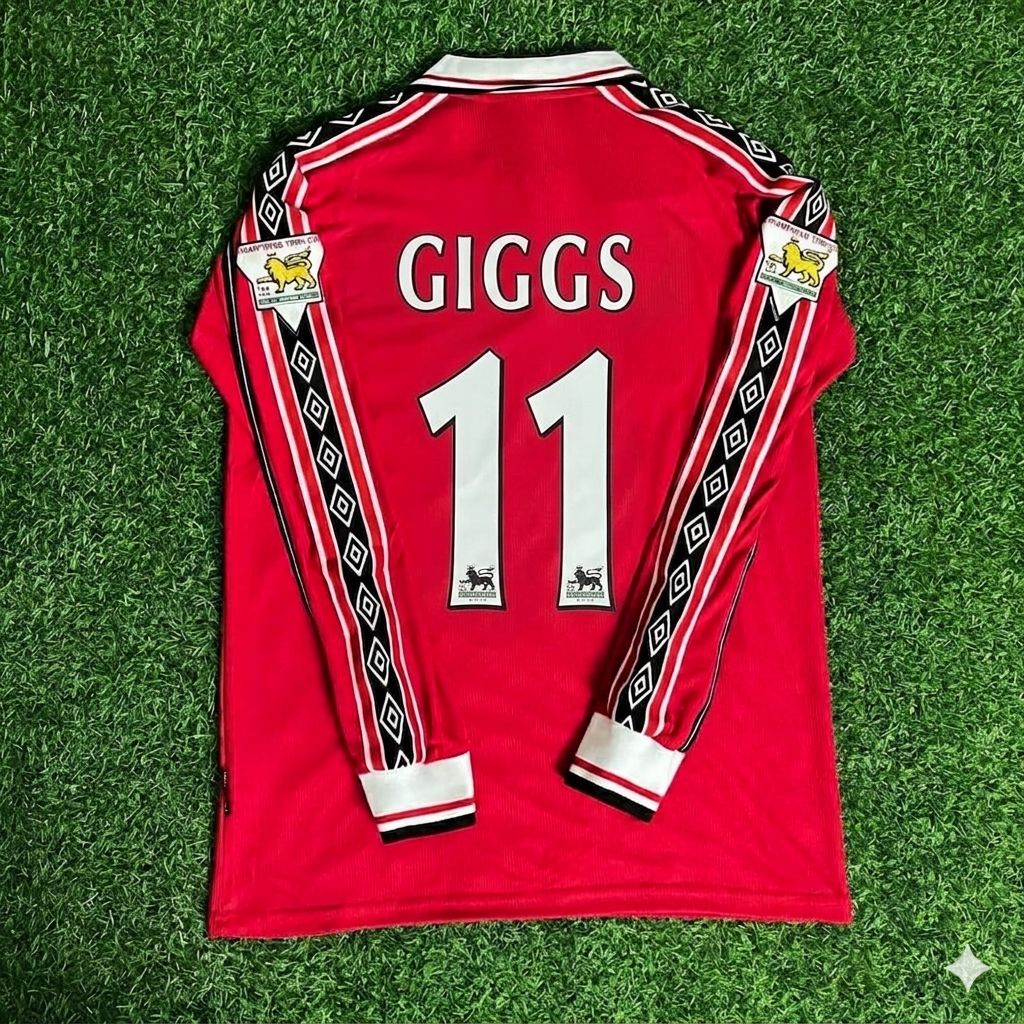 1999 Ryan Giggs 11 - Manchester United Red Long Sleeve Football Jersey – Back View
