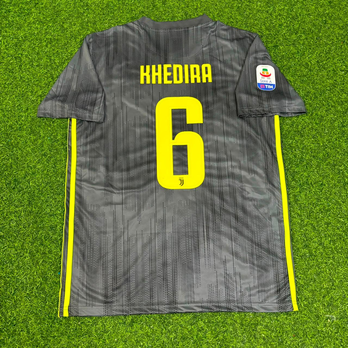 Juventus 2017-2018 Retro Home Football Jersey – Sami Khedira #6 – Back View