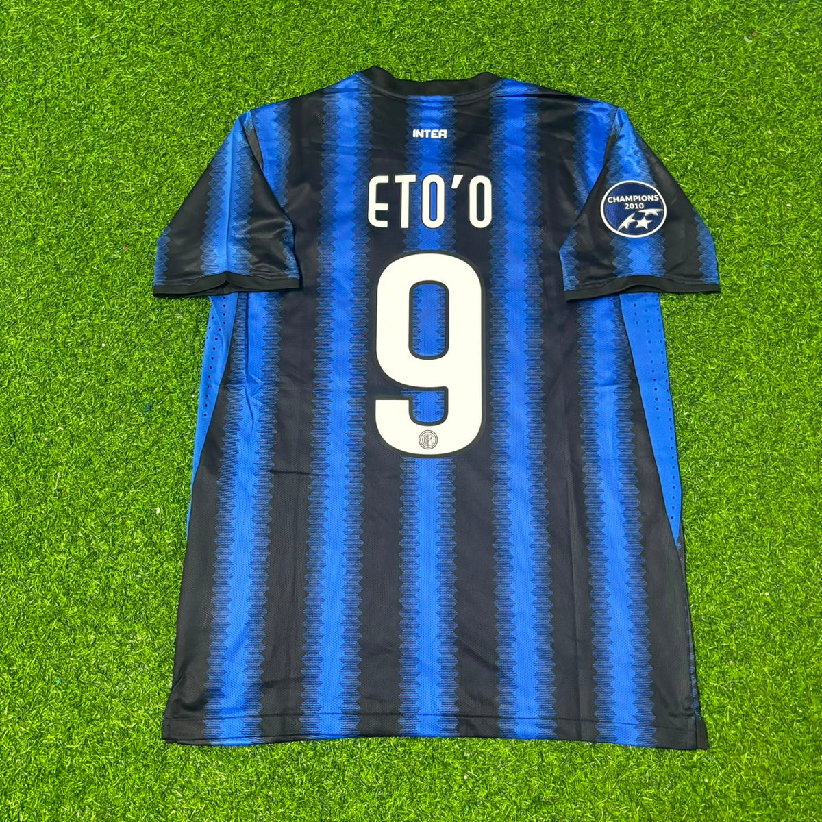 2011/12 Samuel Eto'o Inter Milan Home Retro Football Jersey – Back View