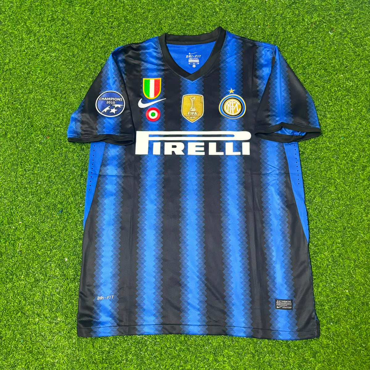2011/12 Samuel Eto'o Inter Milan Home Retro Football Jersey – Front View