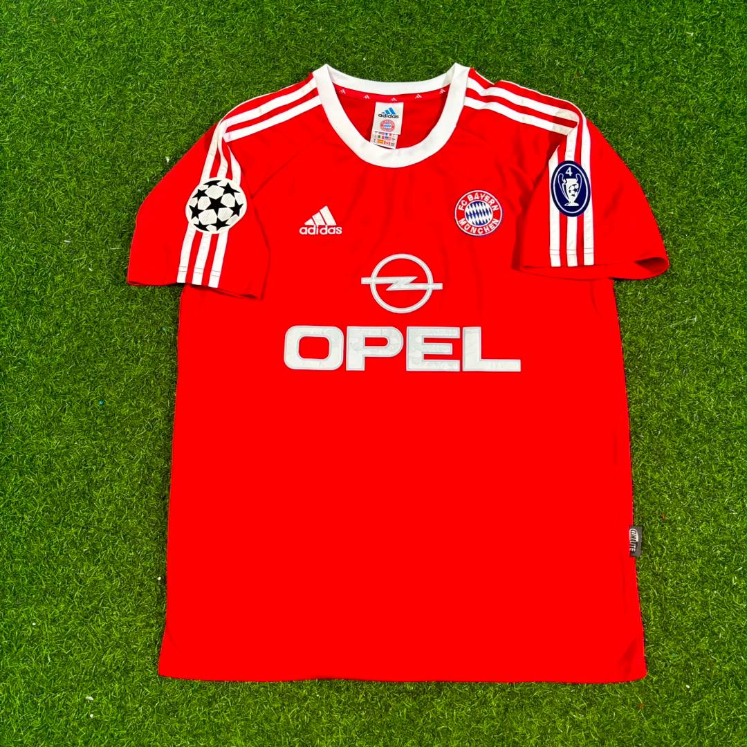 Samuel Kuffour FC Bayern Munich 2000/2001 Retro – Front View