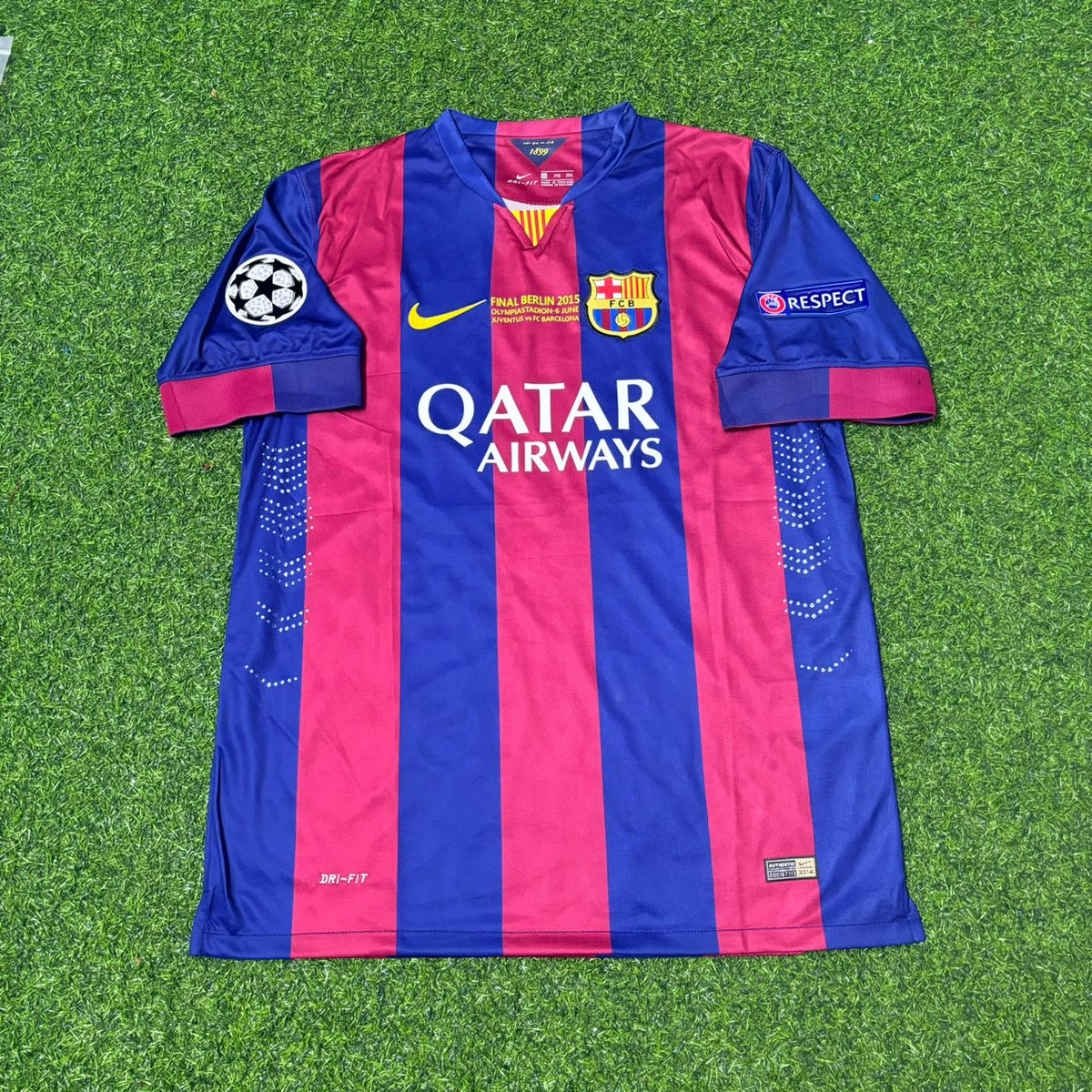 2015 Sergio Busquets Barcelona Champions League Final Retro Football Jersey – Front View