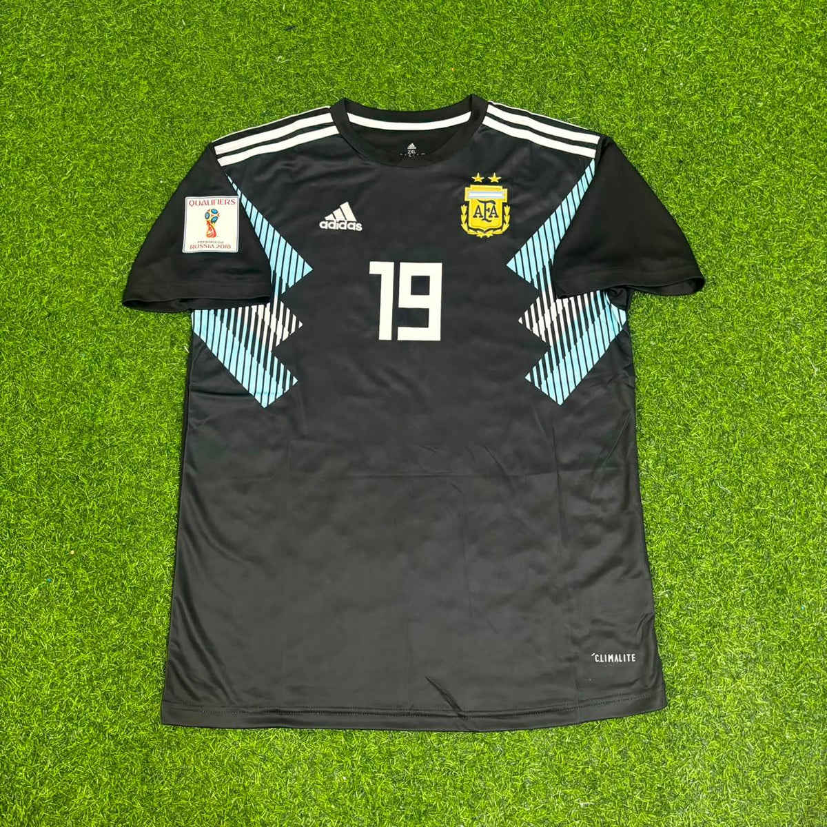 Argentina 2018 World Cup Black Retro Football Jersey – Sergio Kun Agüero – Front View
