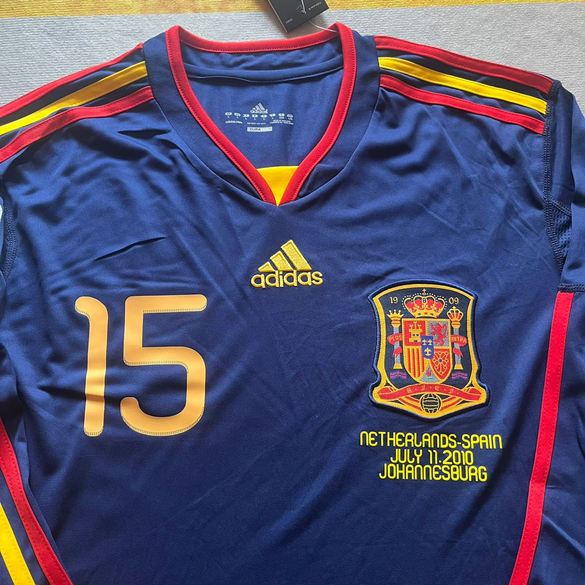 Sergio Ramos - Spain 2010 World Cup Final Retro Jersey – Detailed View