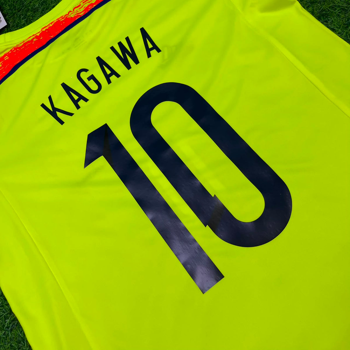 Shinji Kagawa Japan 2014 World Cup Yellow Away Retro Jersey – Detailed View