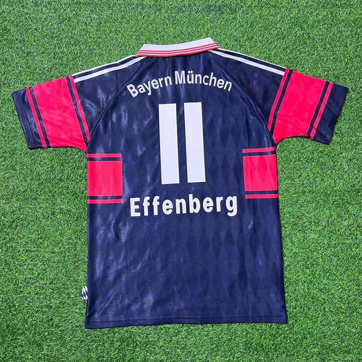 Bayern Munich Retro 1997/99 Jersey – Stefan Effenberg 11 – Back View