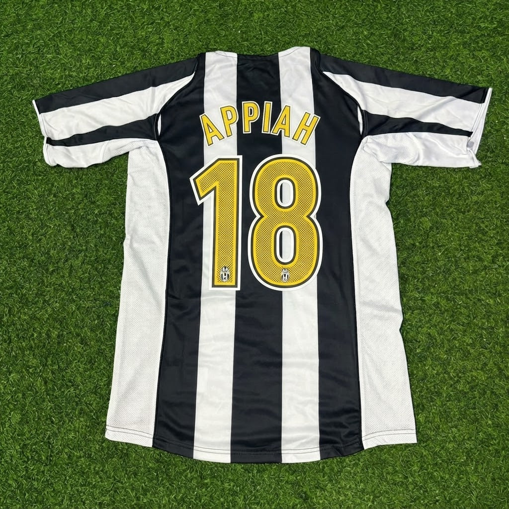 Stephen Appiah #18 Juventus 2004-2005 Black White Home Retro Football Jersey – Back View