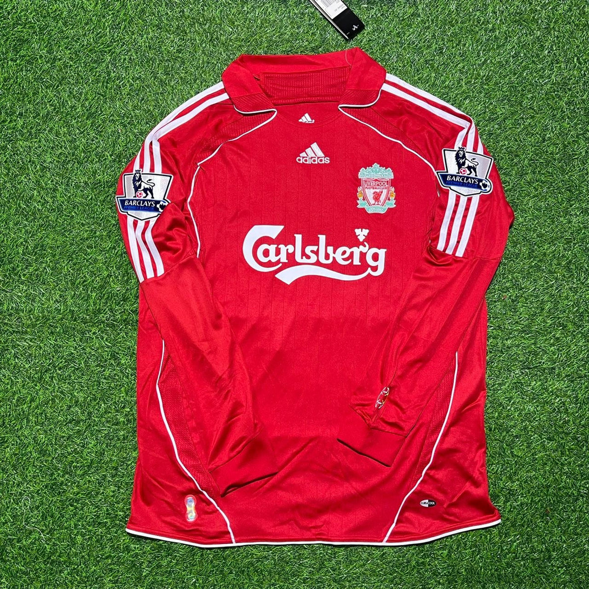 Liverpool 2007/2008 Red Retro Football Jersey – Steven Gerrard – Front View