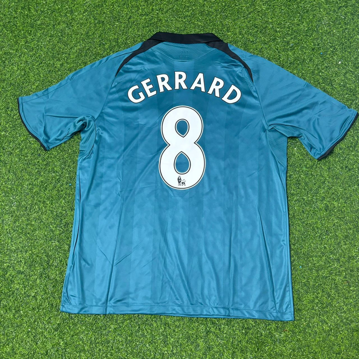 Liverpool 2008–2009 Green Retro Football Jersey – Steven Gerrard – Back View