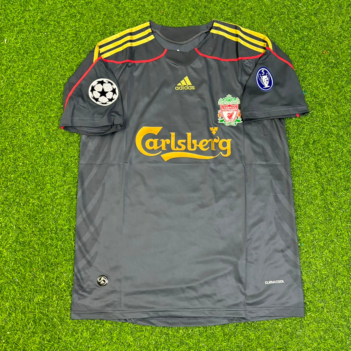 Steven Gerrard – Liverpool 2009-10 Black Retro Kit Jersey – | | – Front View