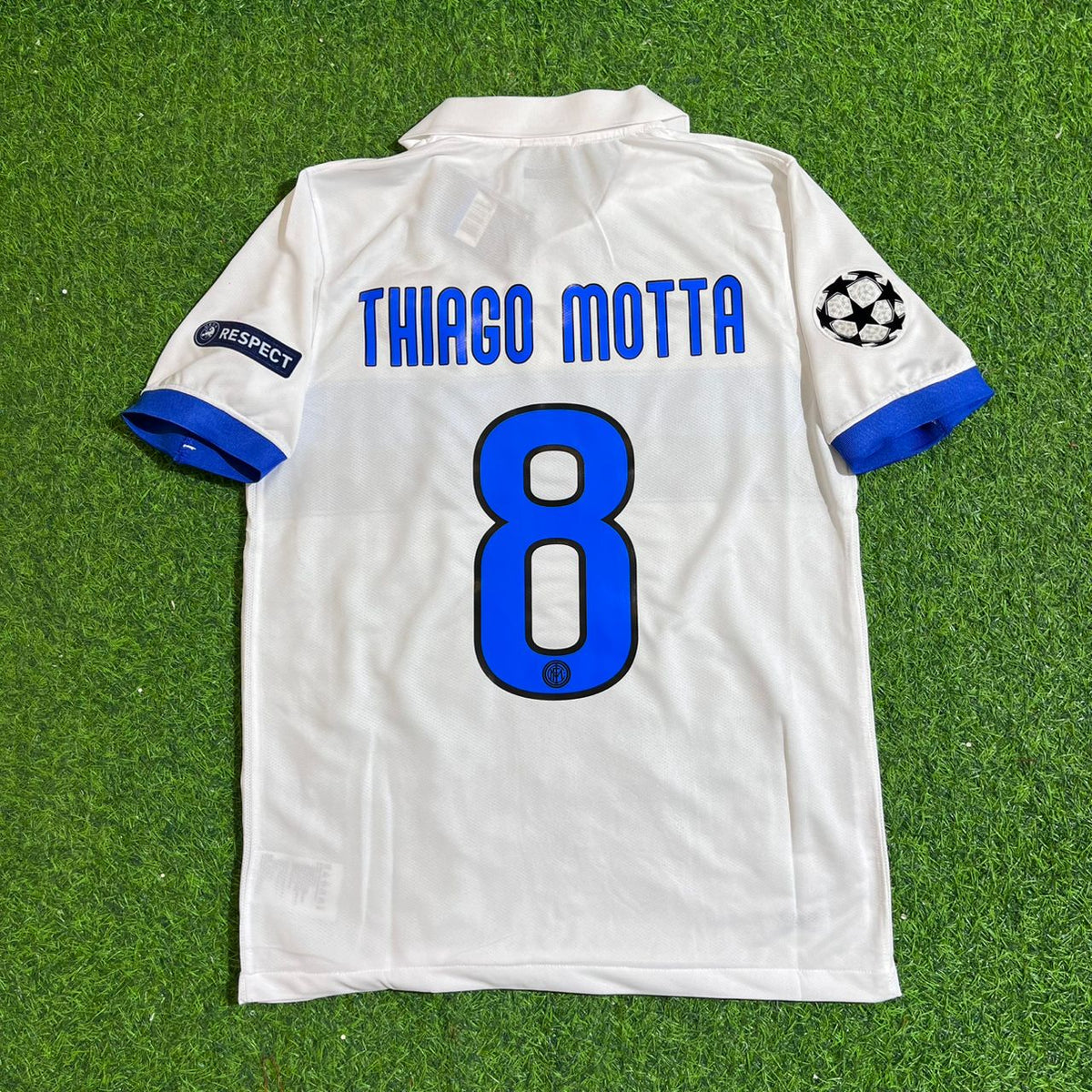 Inter 2009/2010 White Retro Football Jersey – Thiago Motta – Back View