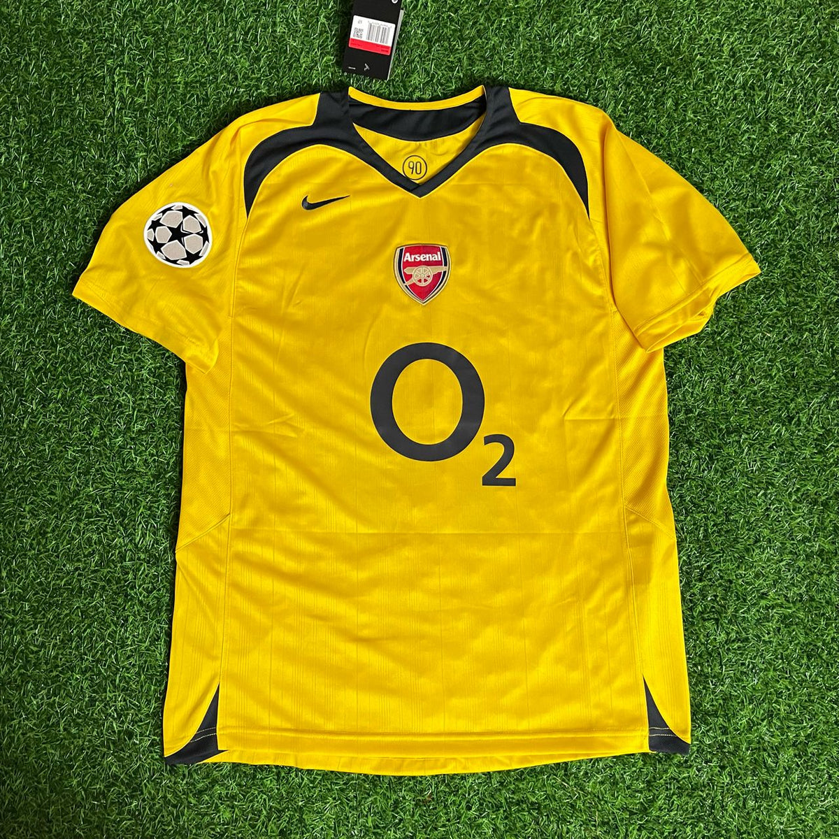 Emmanuel Adebayor 25 - Arsenal 2005/06 Yellow Retro Kit Jersey – Front View