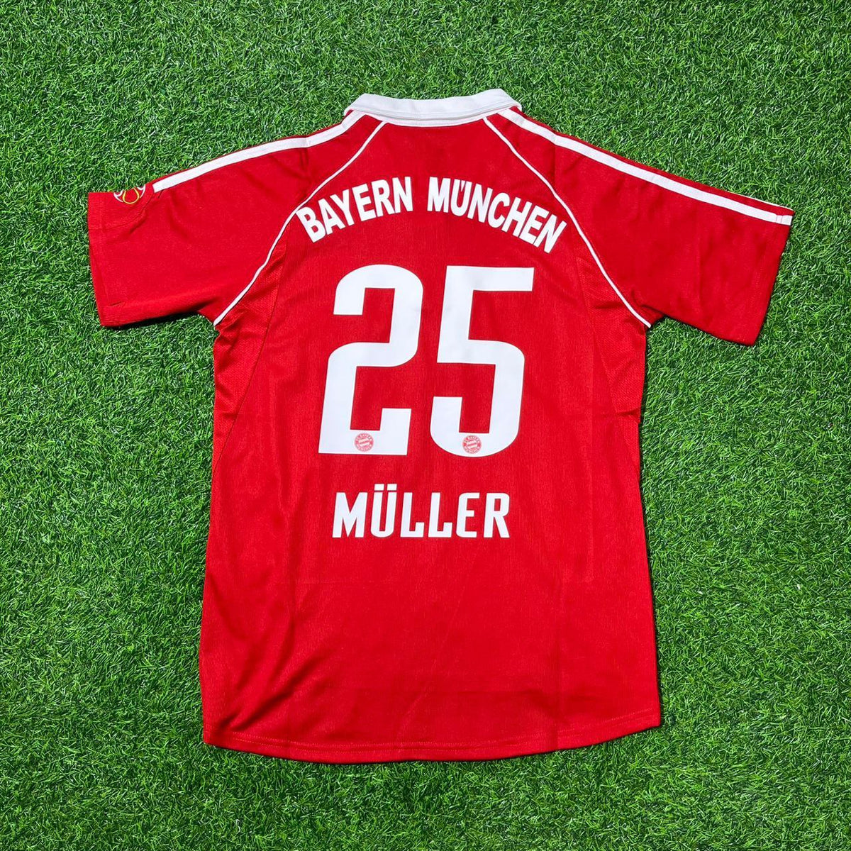 Thomas Müller Bayern Munich 2006/07 Red Retro Football Jersey – Back View
