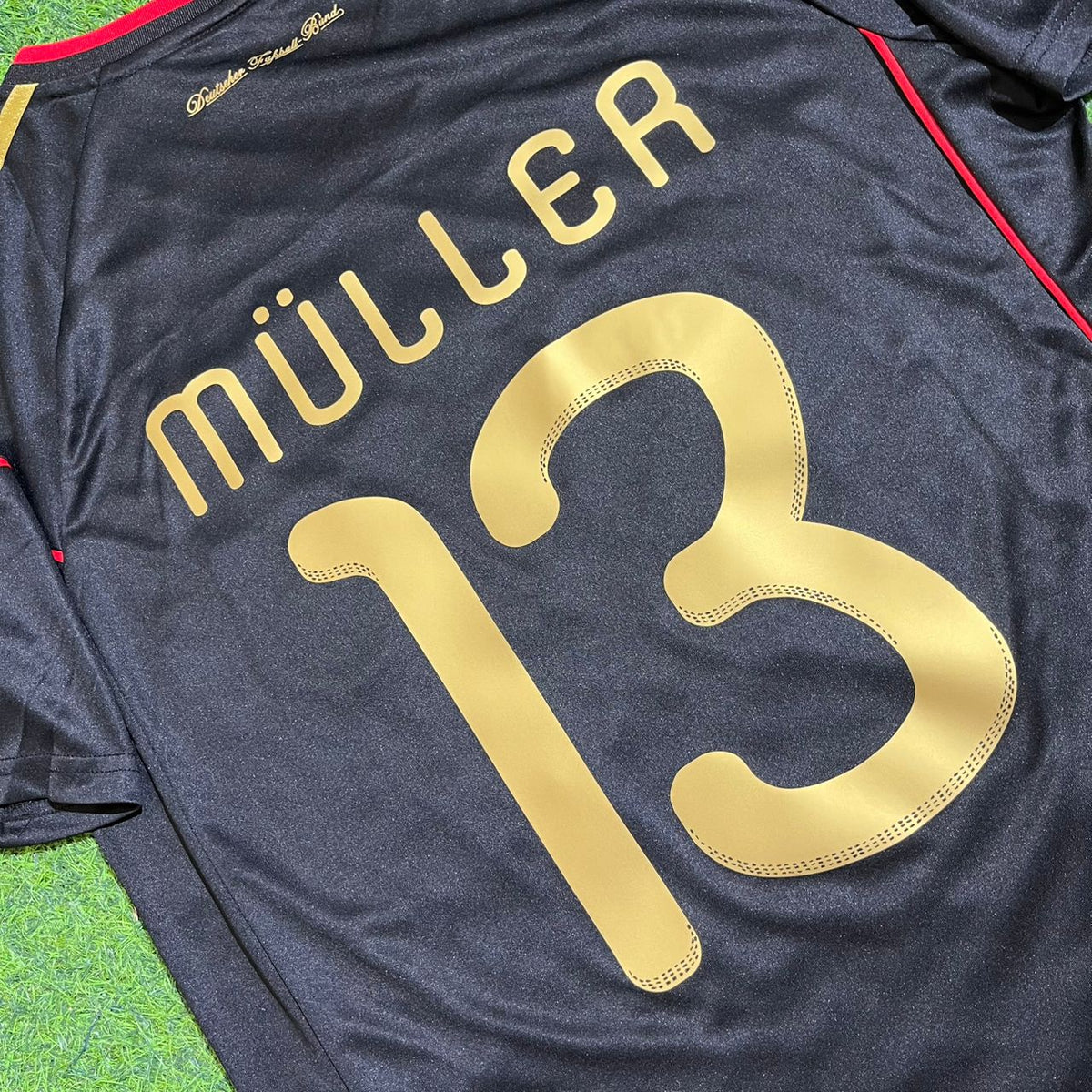 Thomas Müller - Germany Deutschland 2010 World Cup Black Jersey – Detailed View