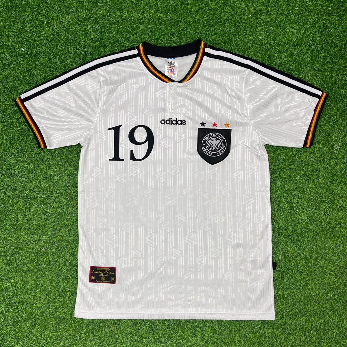 1996 Thomas Strunz Deutschland EM Finale Heim Retro Fußballtrikot Set Jersey – Front View