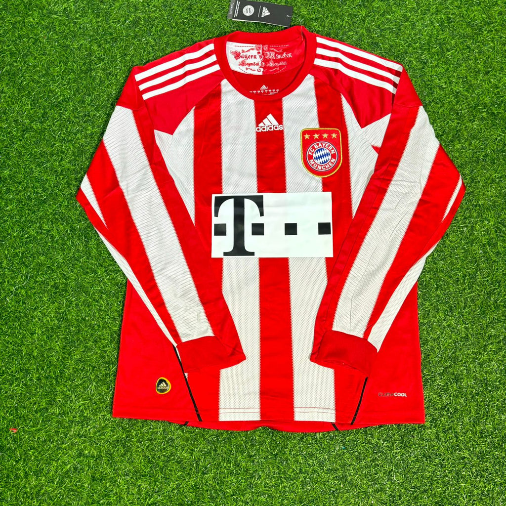 2010/11 Toni Kroos FC Bayern Munich Red Retro Football Jersey – Front View