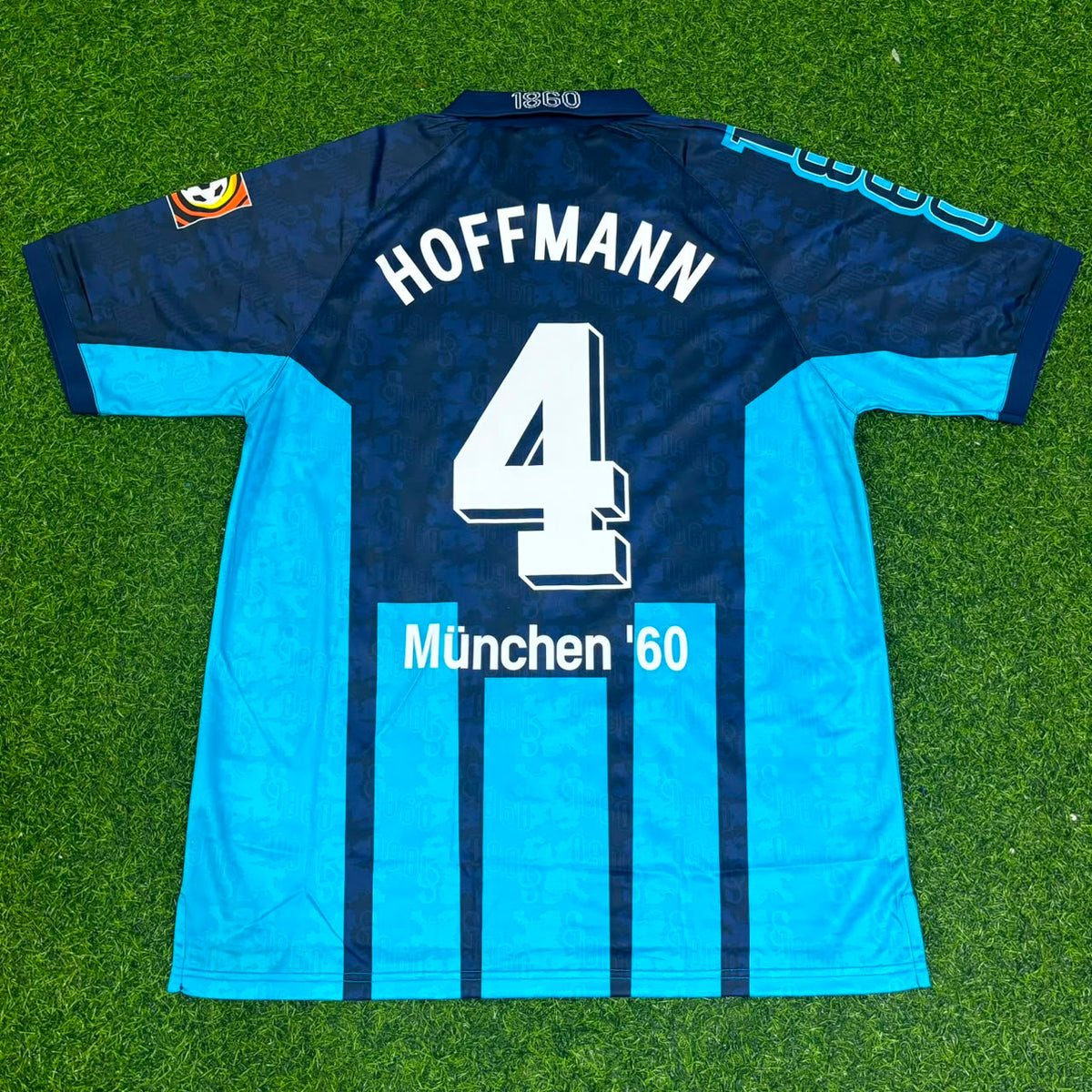 Torben Hoffmann TSV 1860 München Blaues Heim Retro Fußballtrikot Jersey – Back View