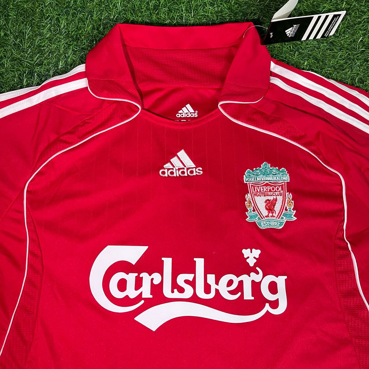 Fernando Torres Liverpool 2007-2008 Red Retro Kit Jersey – Detailed View