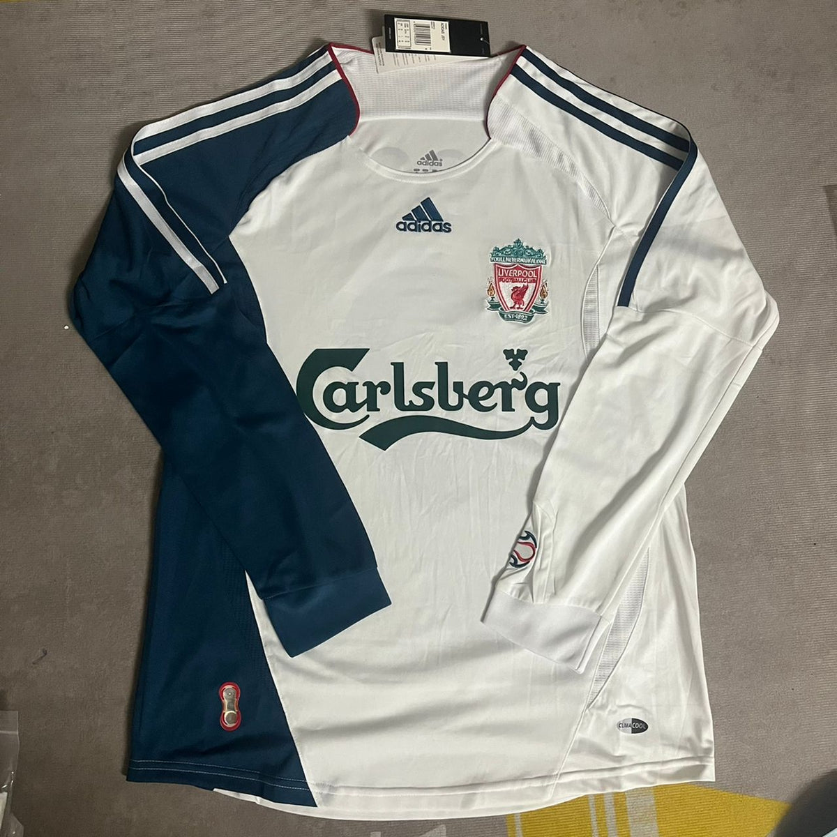 Fernando Torres Liverpool Champions League Long Sleeve Retro Kit Jersey – Detailed View